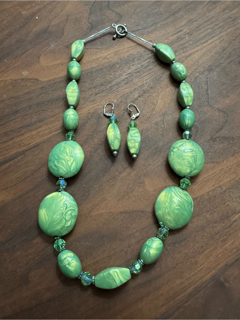 Silvertoned Green Marble Beaded Necklace & Earrings w/Iridescent Crystal Accents